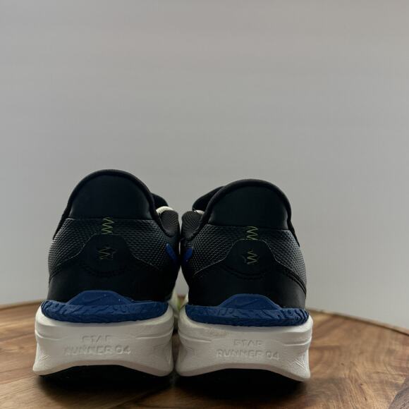 Nike Star Runner 4 Shoes Youth Size 4Y Running Athletic‎ DX7615-004 Sneakers - Picture 4 of 9